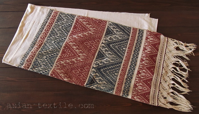 ラオス・タイ族の浮織り布